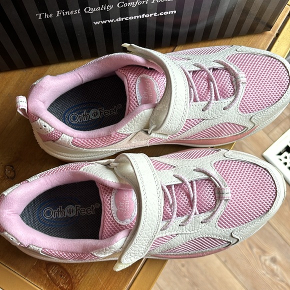 VICTORY easy on/off Athletic shoe WHITE LEATHER/pink by Dr Comfort size 8.5 XW - Picture 2 of 10